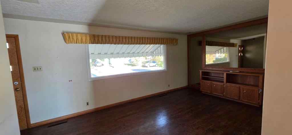 MLS® A2227859 - 488 Northmount Drive NW in Highwood Calgary, Residential