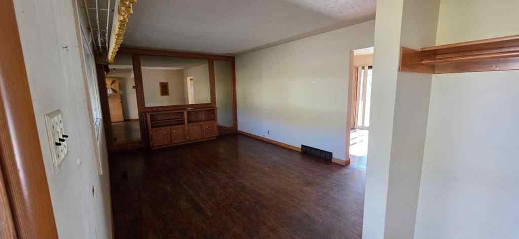 MLS® A2227859 - 488 Northmount Drive NW in Highwood Calgary, Residential