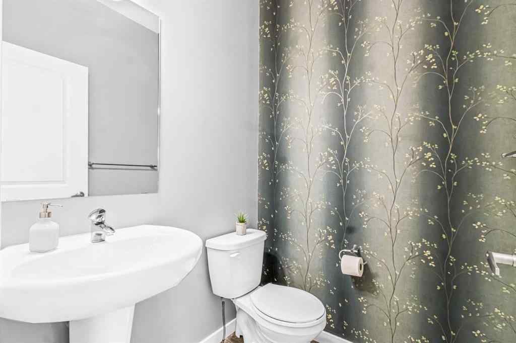 MLS® A2227864 - 1036 Chinook Gate Heath SW in Chinook Gate Airdrie, Residential