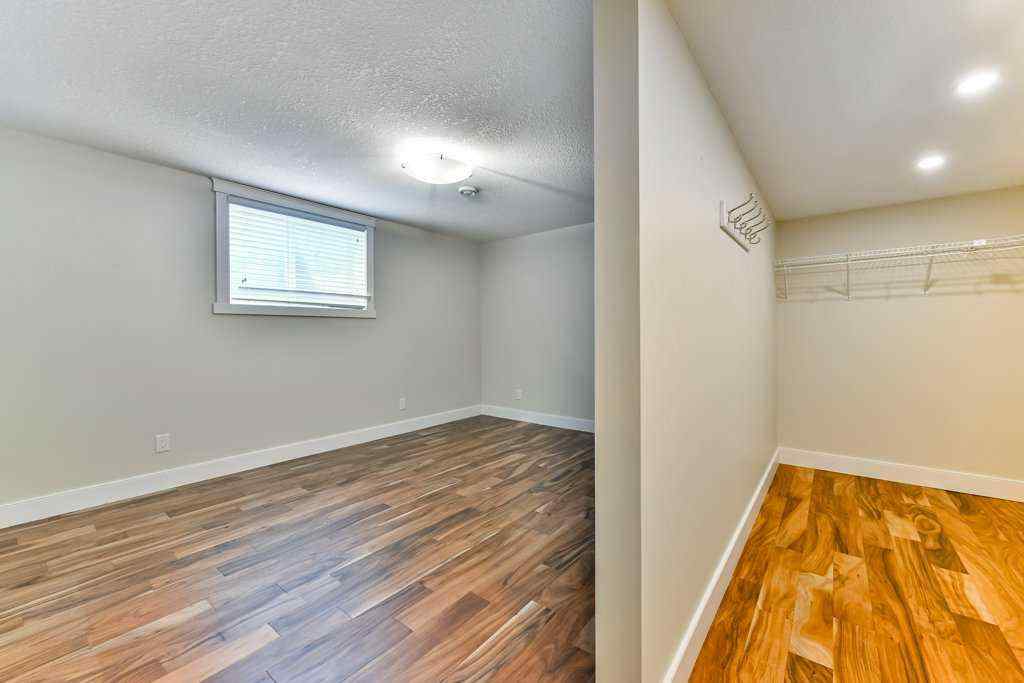 MLS® A2227886 - 9204 Oakmount Drive SW in Oakridge Calgary, Residential