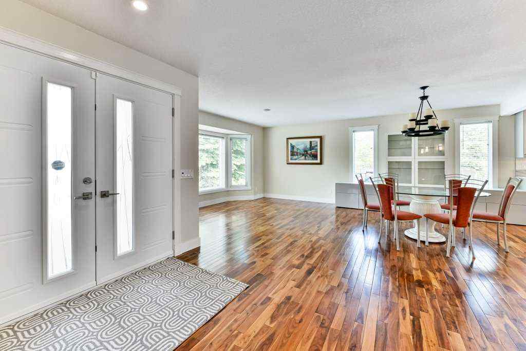 MLS® A2227886 - 9204 Oakmount Drive SW in Oakridge Calgary, Residential