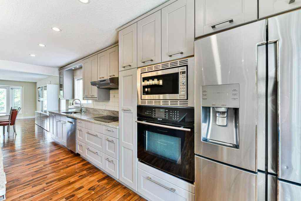 MLS® A2227886 - 9204 Oakmount Drive SW in Oakridge Calgary, Residential