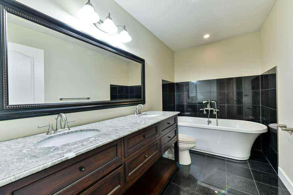 MLS® A2227886 - 9204 Oakmount Drive SW in Oakridge Calgary, Residential