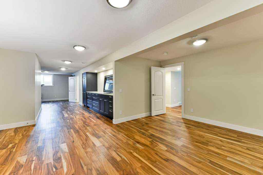 MLS® A2227886 - 9204 Oakmount Drive SW in Oakridge Calgary, Residential