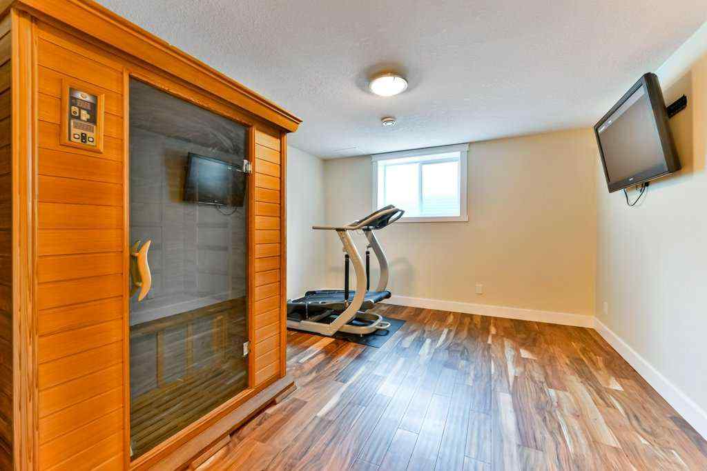 MLS® A2227886 - 9204 Oakmount Drive SW in Oakridge Calgary, Residential