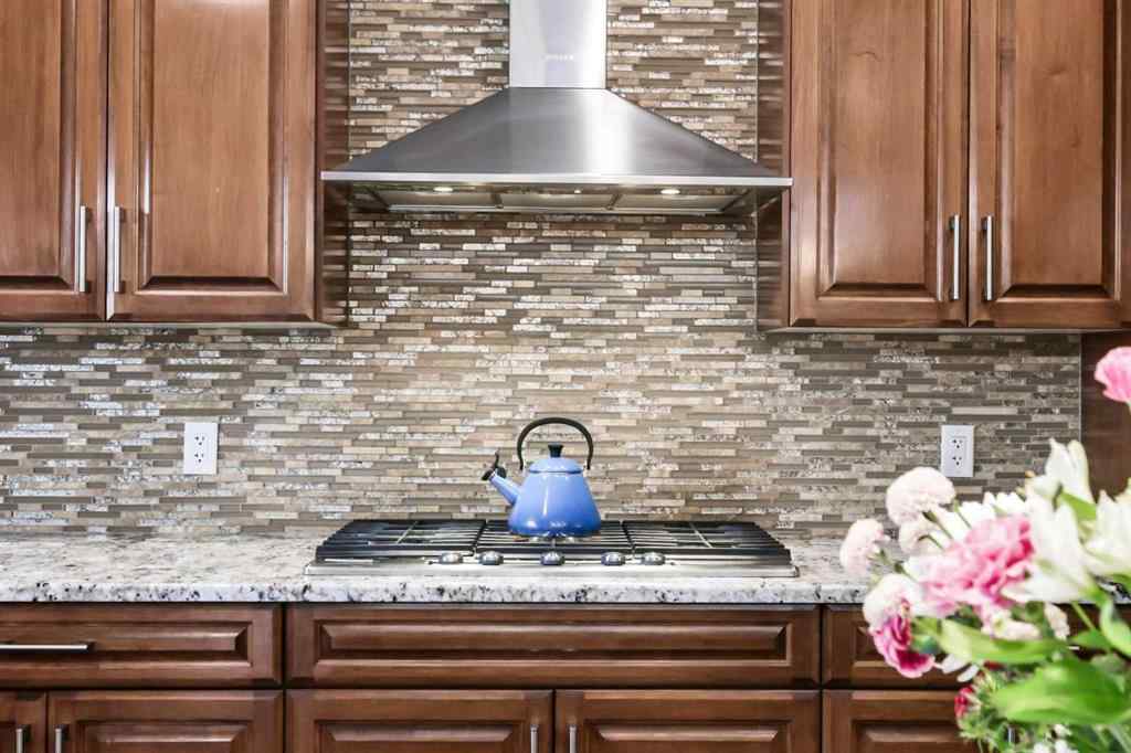 MLS® A2227913 - 1114 42 Street SW in Rosscarrock Calgary, Residential