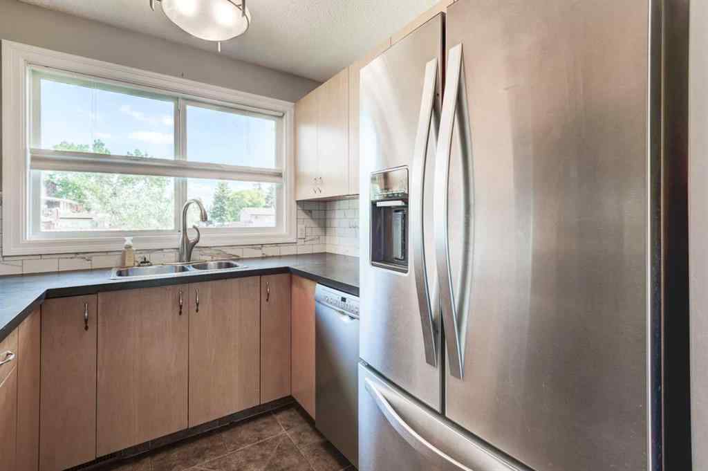 MLS® A2227926 - Unit #43 5425 Pensacola Crescent SE in Penbrooke Meadows Calgary, Residential