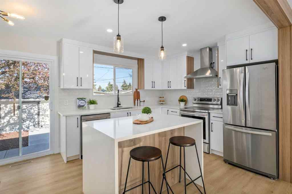 MLS® A2227931 - 6324 Travois Crescent NW in Thorncliffe Calgary, Residential
