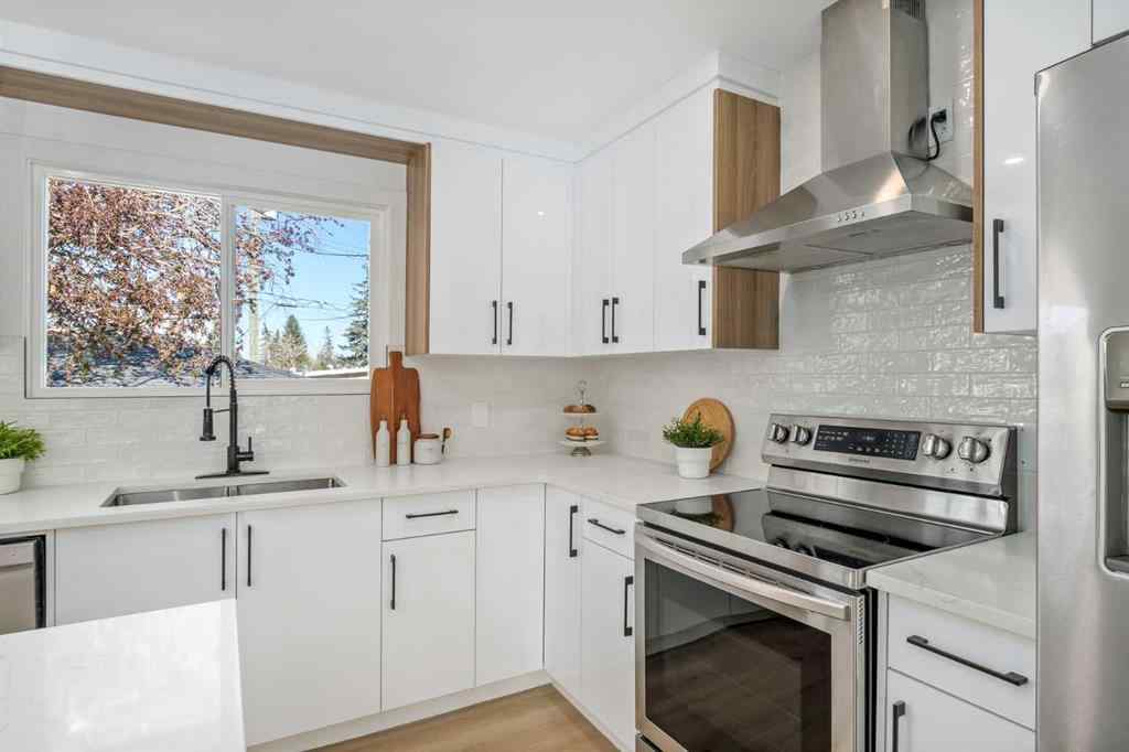 MLS® A2227931 - 6324 Travois Crescent NW in Thorncliffe Calgary, Residential