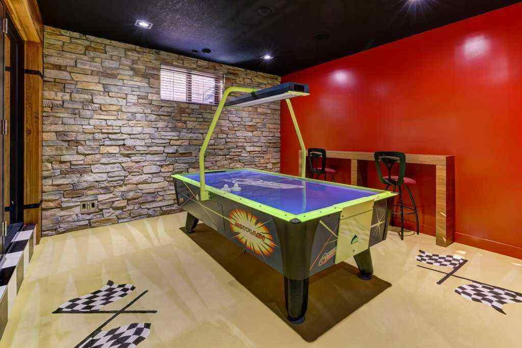 MLS® A2227936 - 738 Crescent Road NW in Rosedale Calgary, Residential