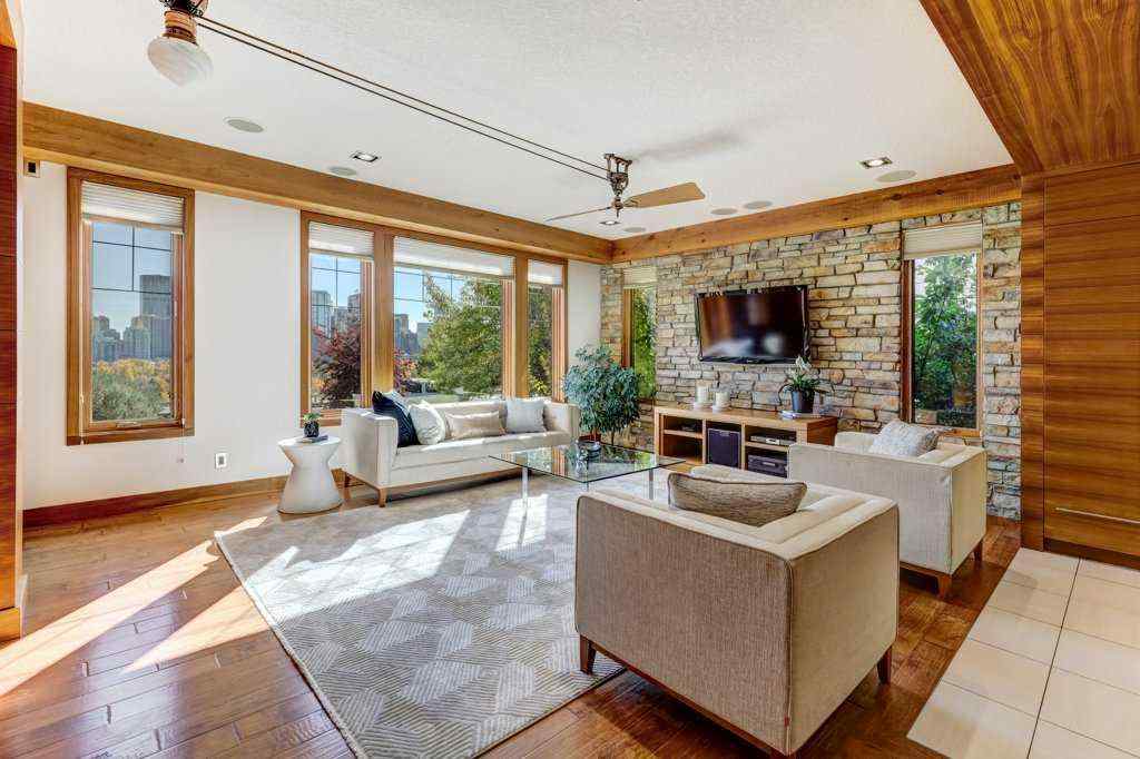 MLS® A2227936 - 738 Crescent Road NW in Rosedale Calgary, Residential