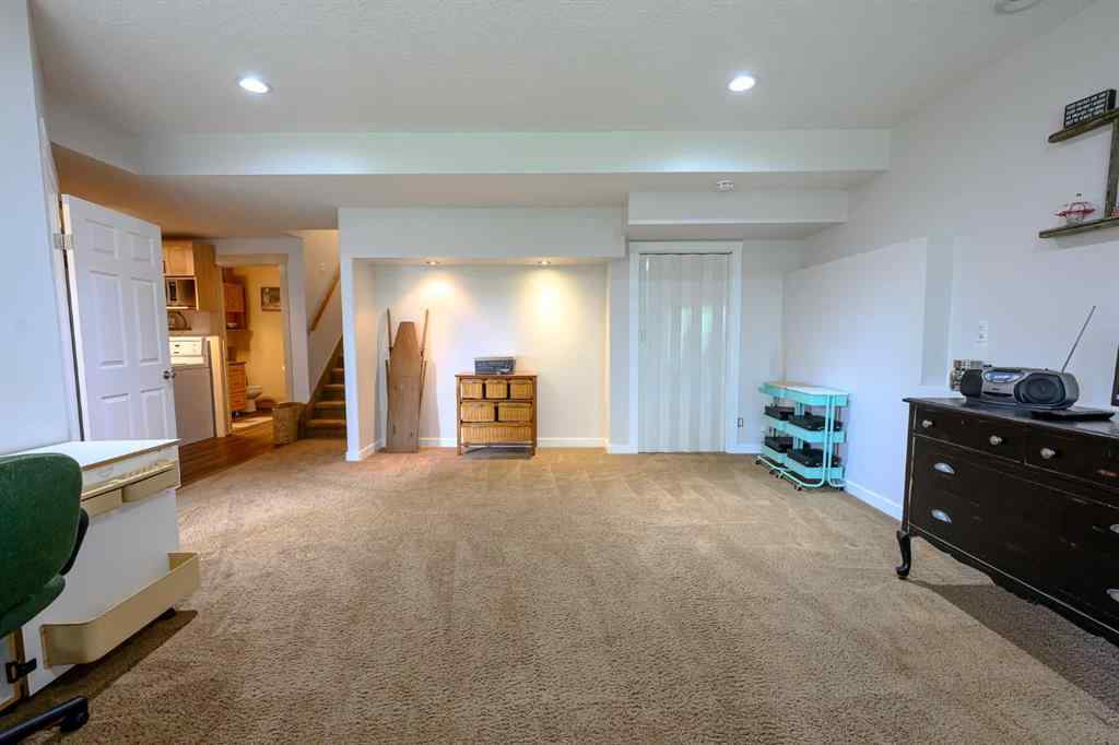 MLS® A2227955 - 10909 65 Avenue  in O\'Brien Lake Grande Prairie, Residential
