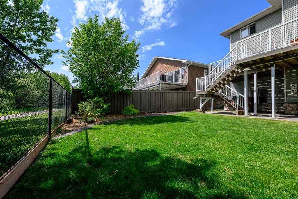 MLS® A2227955 - 10909 65 Avenue  in O\'Brien Lake Grande Prairie, Residential