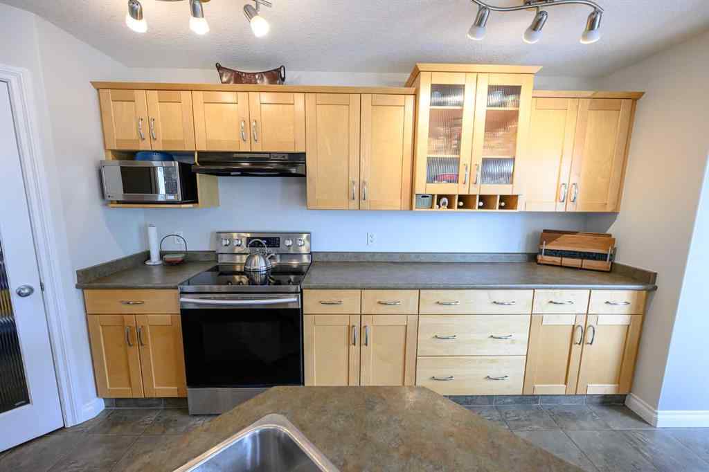 MLS® A2227955 - 10909 65 Avenue  in O\'Brien Lake Grande Prairie, Residential