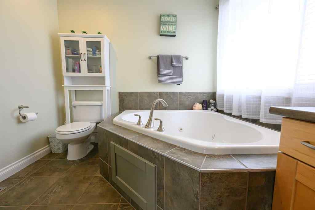 MLS® A2227955 - 10909 65 Avenue  in O\'Brien Lake Grande Prairie, Residential