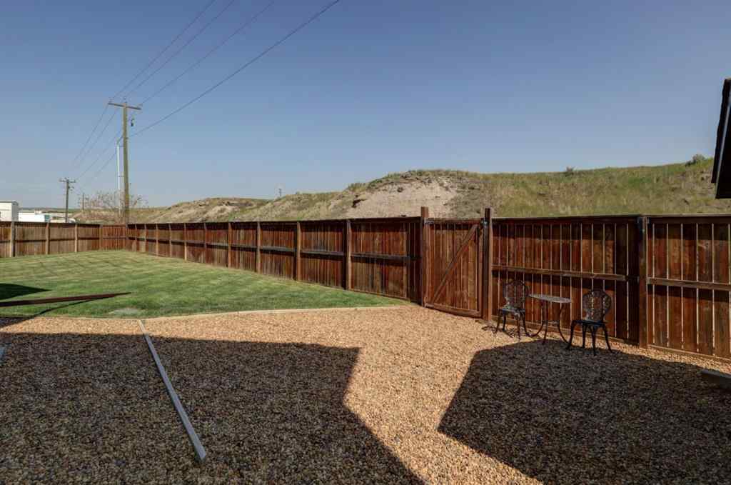 MLS® A2227965 - 640 Bankview Drive  in Bankview Drumheller, Residential