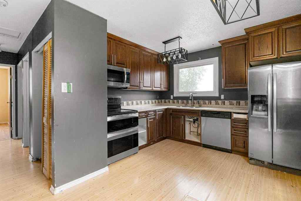 MLS® A2227969 - 105 Simpson Way  in Thickwood Fort McMurray, Residential