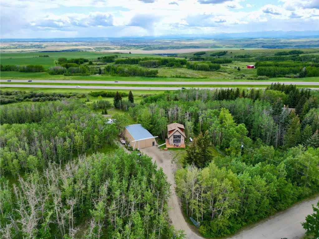 MLS® A2228063 - 33131 Meskanaw Road  in Bearspaw_Calg Rural Rocky View County, Residential