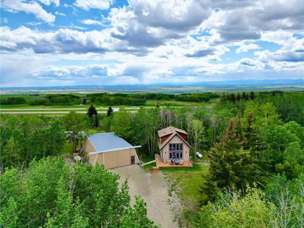 MLS® A2228063 - 33131 Meskanaw Road  in Bearspaw_Calg Rural Rocky View County, Residential