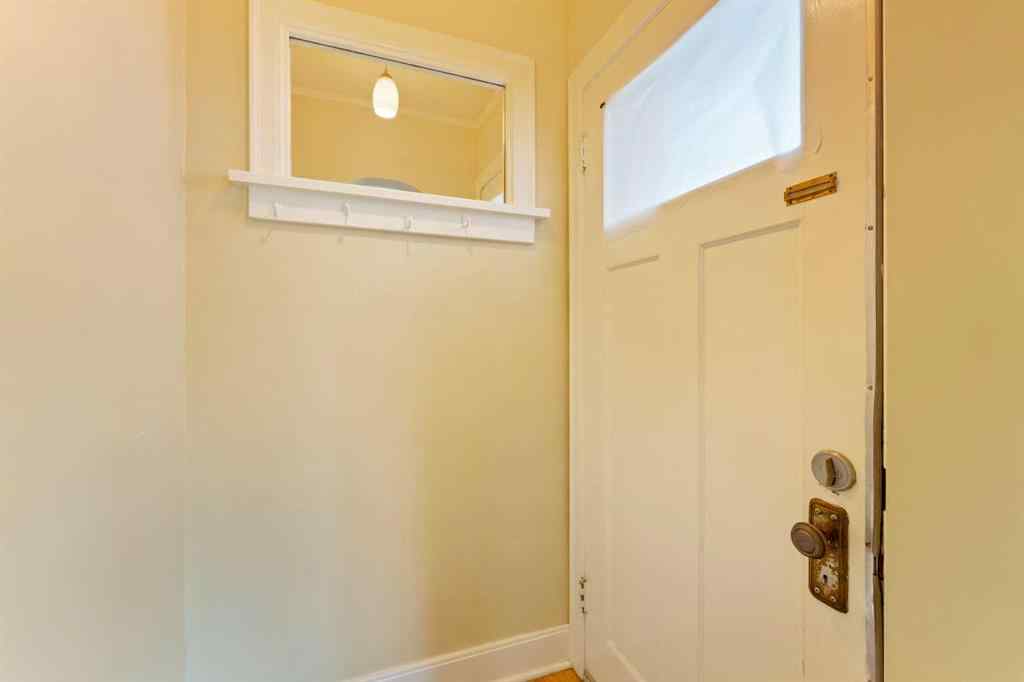 MLS® A2228102 - 2612 26A Street SW in Killarney/Glengarry Calgary, Residential