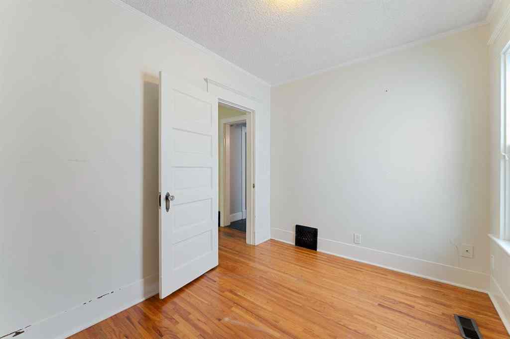 MLS® A2228102 - 2612 26A Street SW in Killarney/Glengarry Calgary, Residential