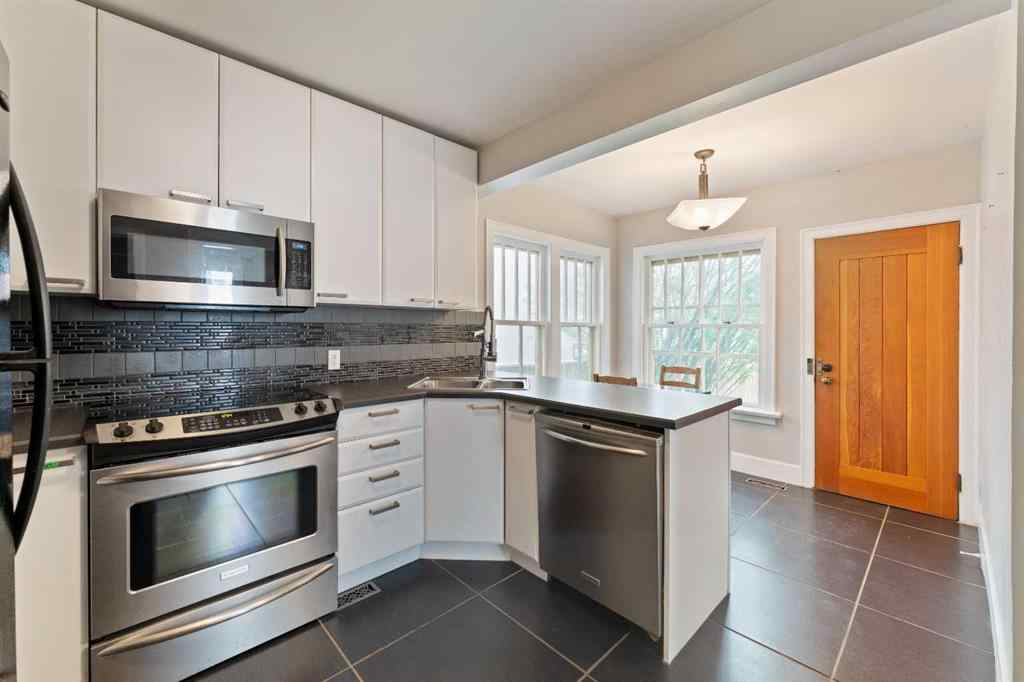 MLS® A2228102 - 2612 26A Street SW in Killarney/Glengarry Calgary, Residential