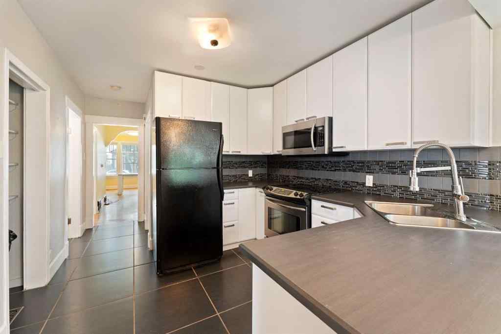 MLS® A2228102 - 2612 26A Street SW in Killarney/Glengarry Calgary, Residential