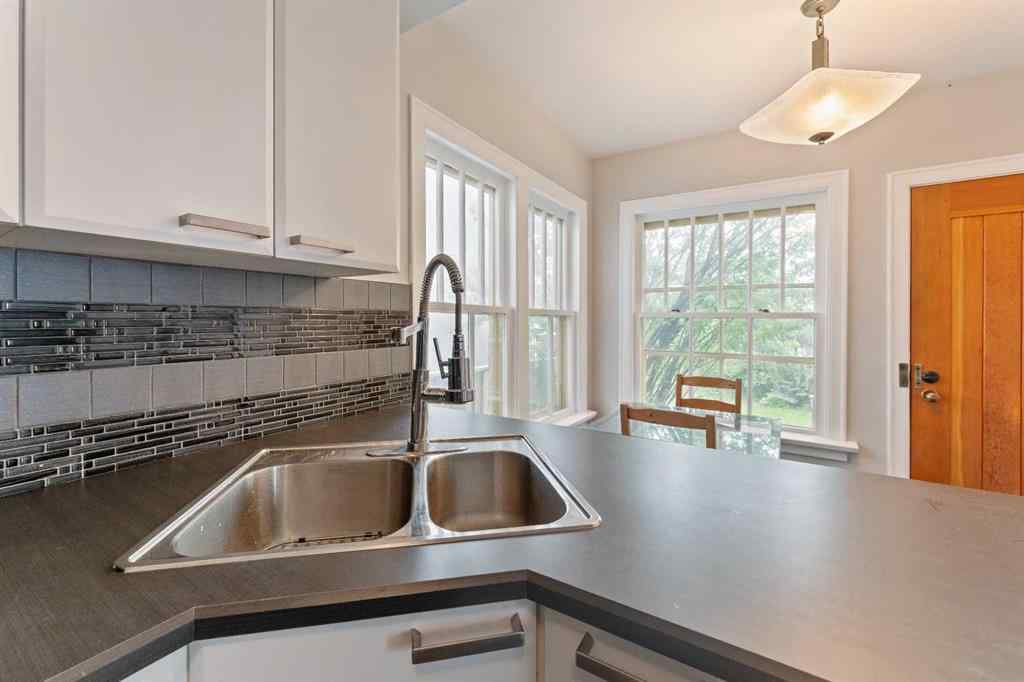 MLS® A2228102 - 2612 26A Street SW in Killarney/Glengarry Calgary, Residential