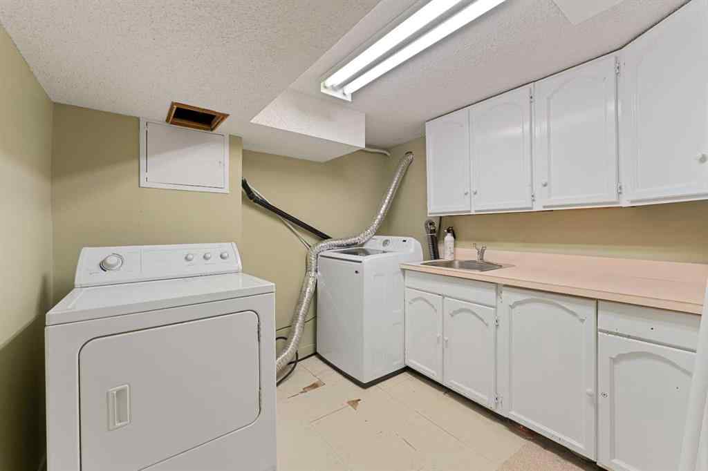 MLS® A2228102 - 2612 26A Street SW in Killarney/Glengarry Calgary, Residential