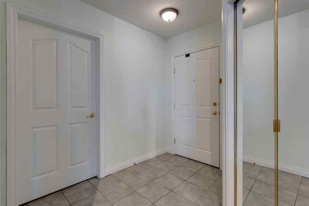 MLS® A2228107 - Unit #403 1315 12 Avenue SW in Beltline Calgary, Residential