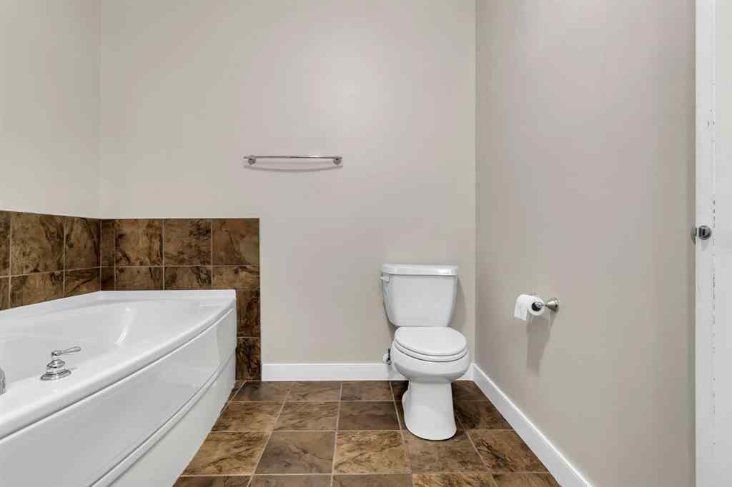 MLS® A2228108 - Unit #110 20 Discovery Ridge Close SW in Discovery Ridge Calgary, Residential