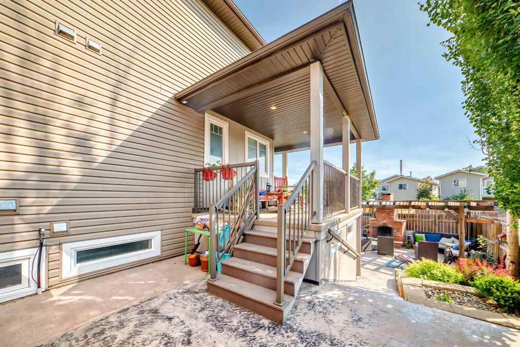 MLS® A2228153 - 340 Tartan Circle W in West Highlands Lethbridge, Residential