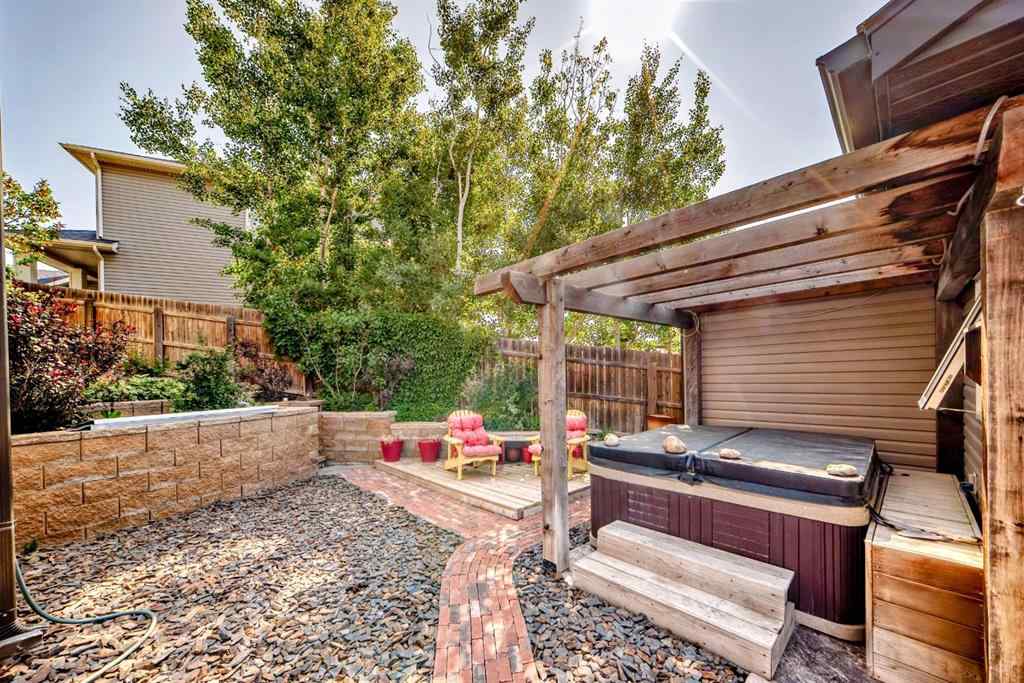 MLS® A2228153 - 340 Tartan Circle W in West Highlands Lethbridge, Residential