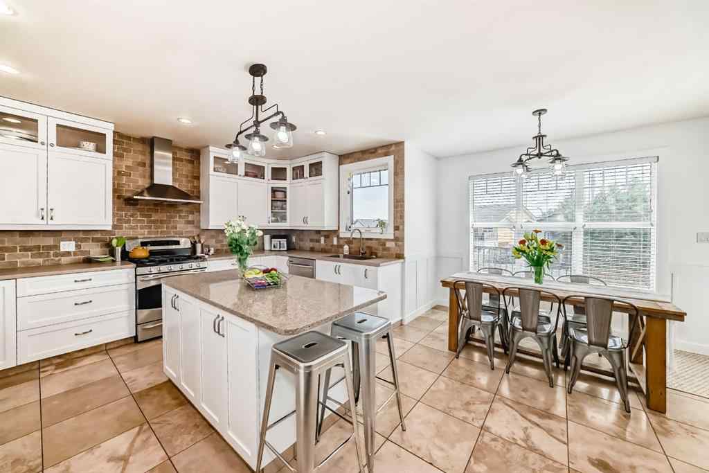 MLS® A2228153 - 340 Tartan Circle W in West Highlands Lethbridge, Residential
