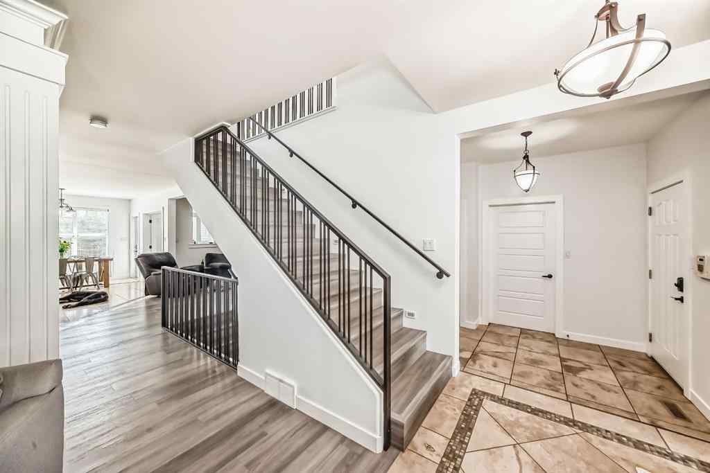 MLS® A2228153 - 340 Tartan Circle W in West Highlands Lethbridge, Residential
