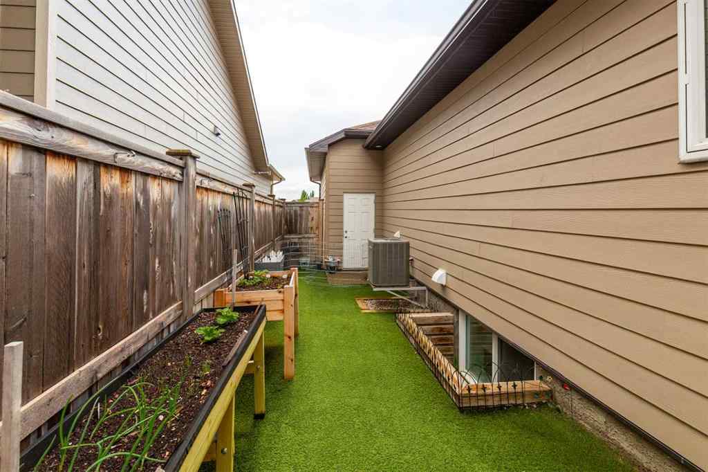 MLS® A2228185 - 342 Sixmile Ridge S in Southgate Lethbridge, Residential