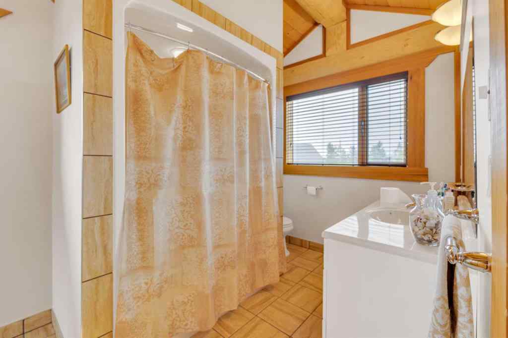MLS® A2228190 - 8 Oliver Avenue  in NONE Gull Lake, Residential