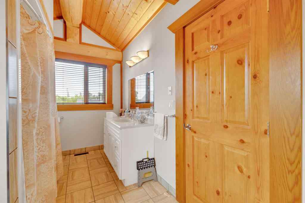 MLS® A2228190 - 8 Oliver Avenue  in NONE Gull Lake, Residential