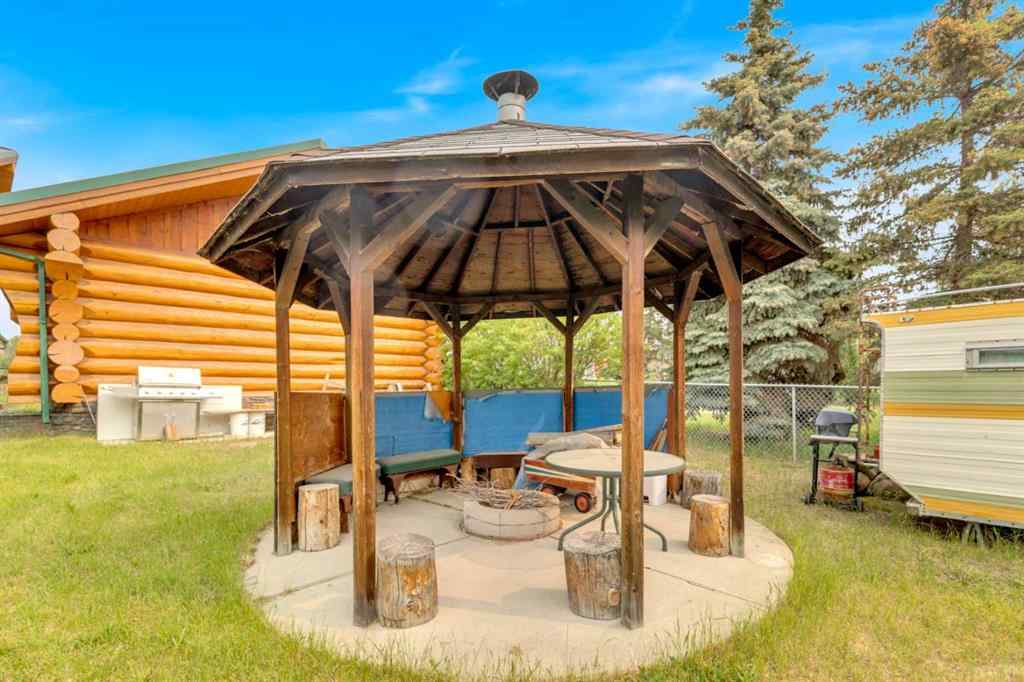 MLS® A2228190 - 8 Oliver Avenue  in NONE Gull Lake, Residential