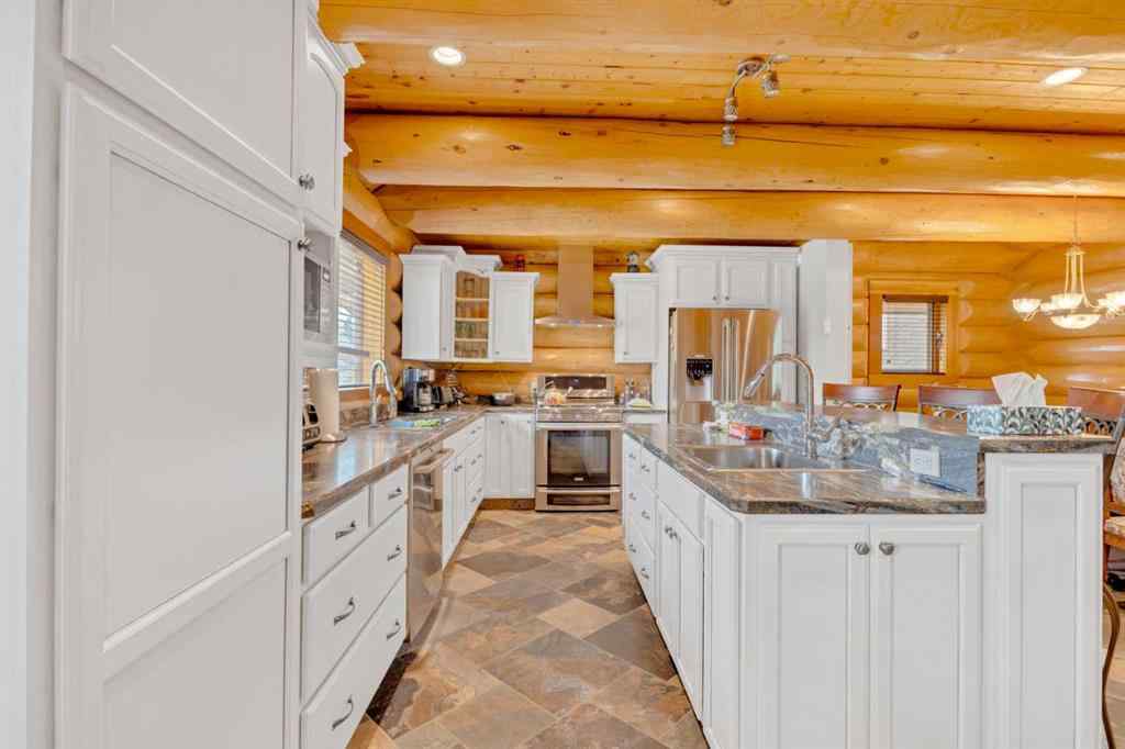 MLS® A2228190 - 8 Oliver Avenue  in NONE Gull Lake, Residential