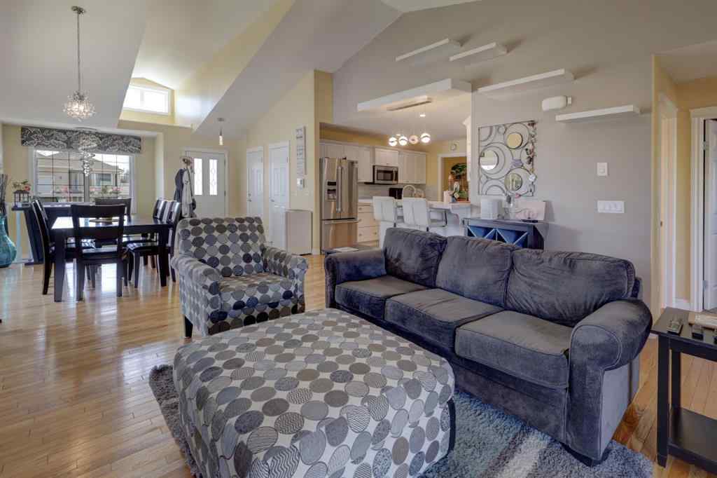 MLS® A2228204 - 600 Bankview Drive  in Bankview Drumheller, Residential