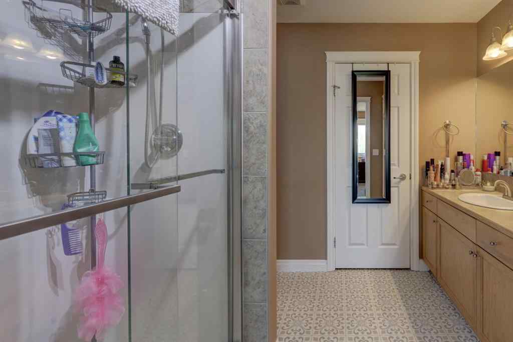 MLS® A2228204 - 600 Bankview Drive  in Bankview Drumheller, Residential