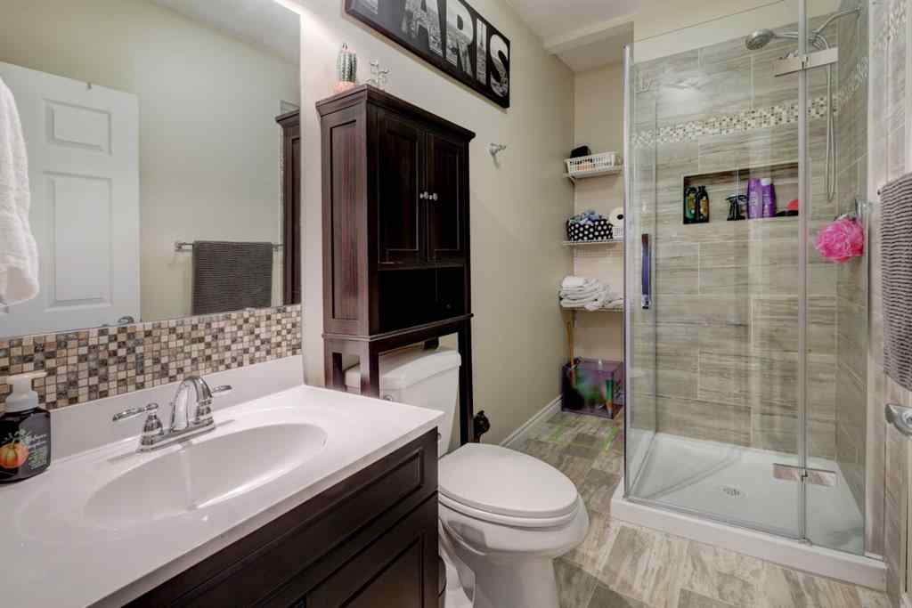 MLS® A2228204 - 600 Bankview Drive  in Bankview Drumheller, Residential