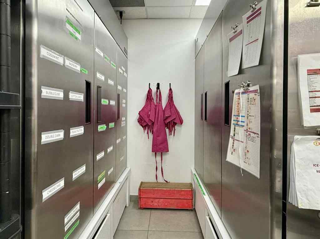 MLS® A2228212 - 423 10 Street  in Hillhurst Calgary, Commercial