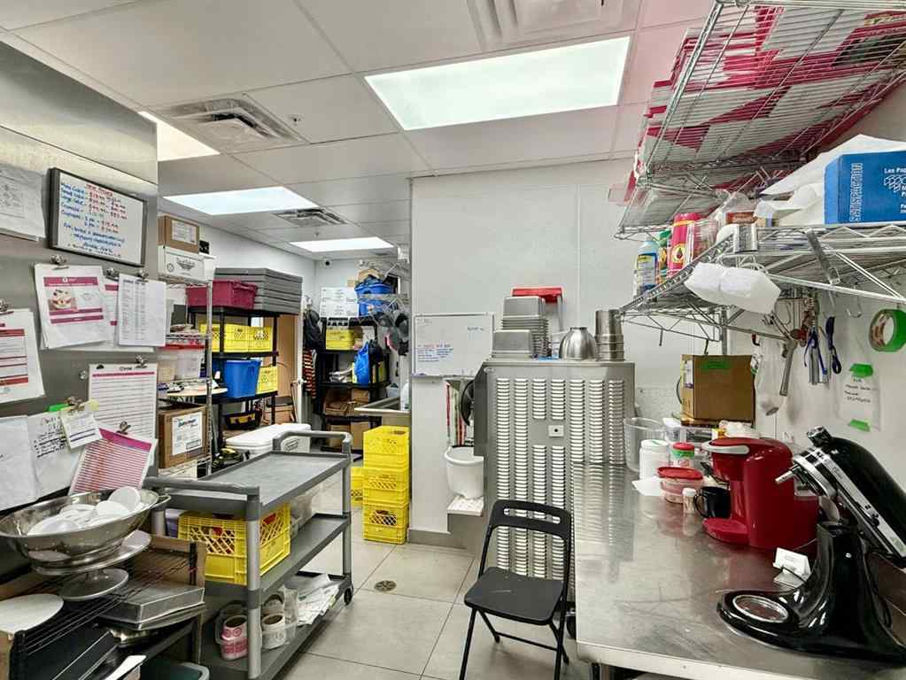 MLS® A2228212 - 423 10 Street  in Hillhurst Calgary, Commercial