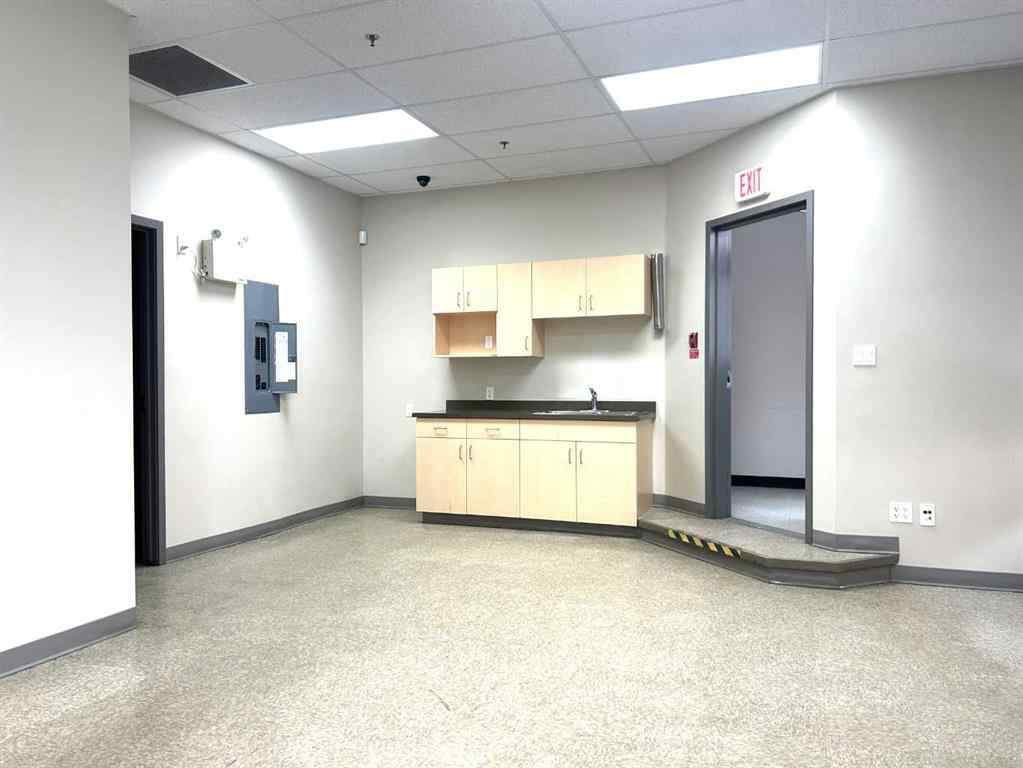MLS® A2228271 - 657 3 Street SE in SE Hill Medicine Hat, Commercial