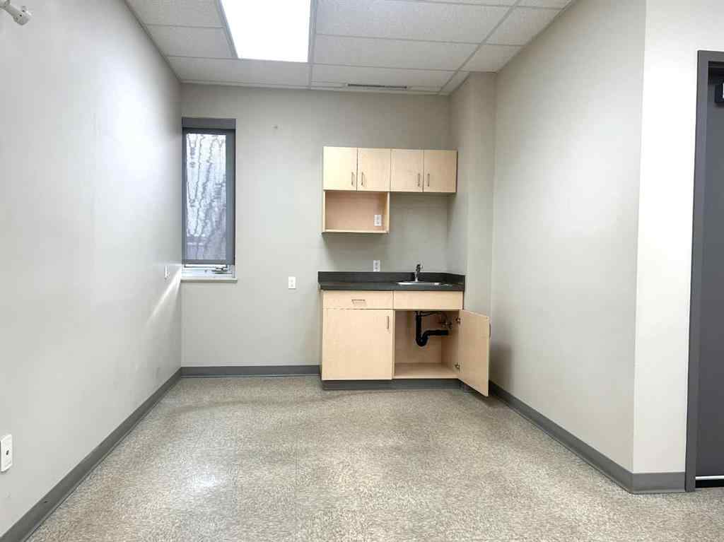 MLS® A2228271 - 657 3 Street SE in SE Hill Medicine Hat, Commercial