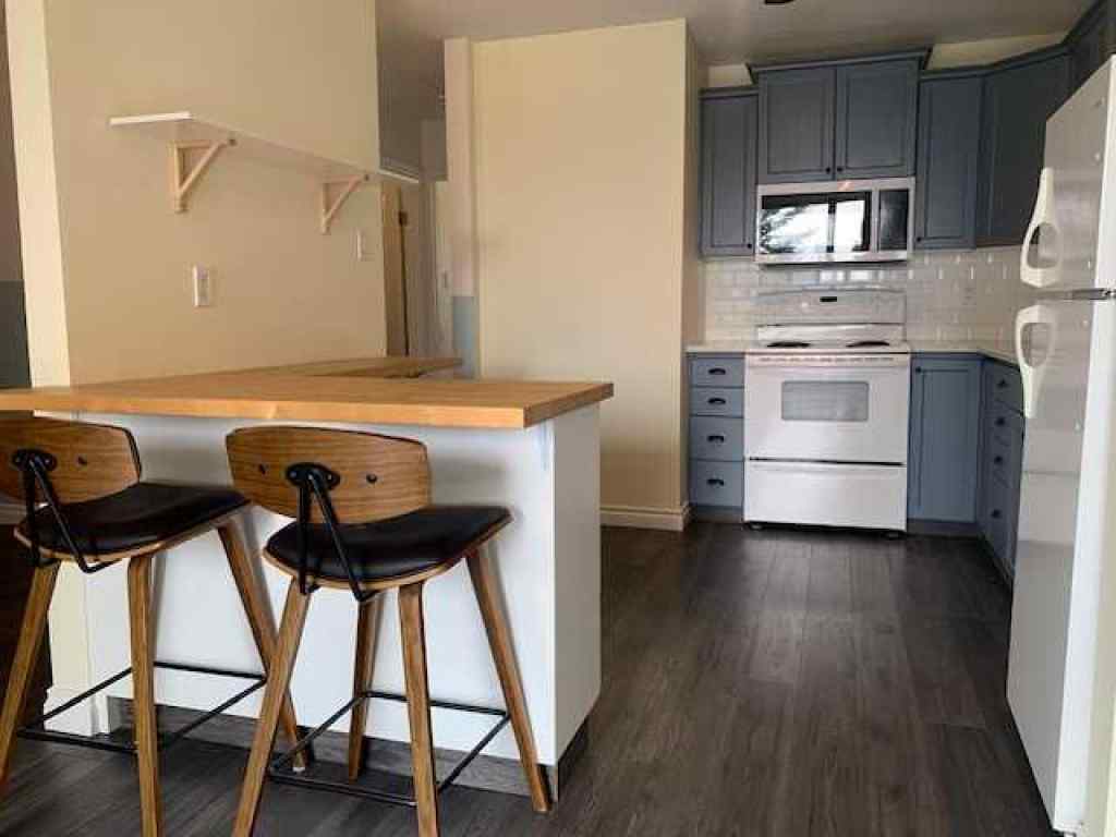MLS® A2228274 - Unit #5 220 Mayor Magrath Drive N in Westminster Lethbridge, Rental