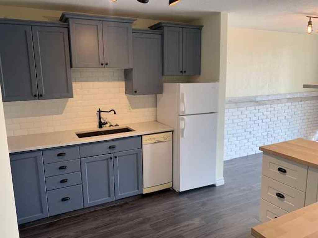 MLS® A2228274 - Unit #5 220 Mayor Magrath Drive N in Westminster Lethbridge, Rental