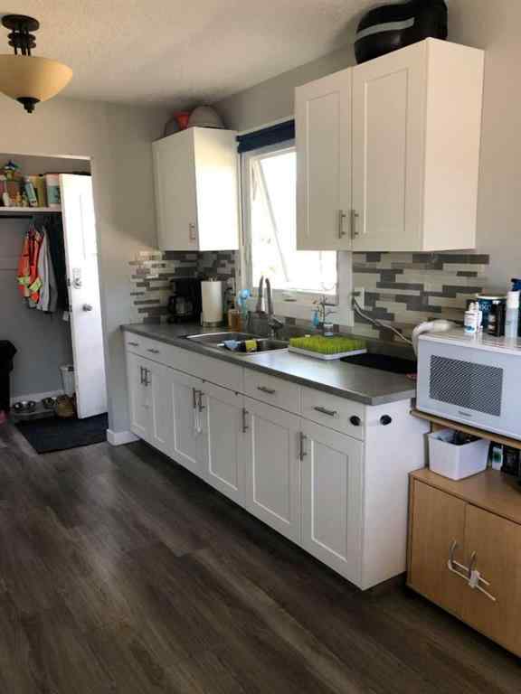 MLS® A2228310 - 1803 Lakeside Road S in Lakeview Lethbridge, Rental